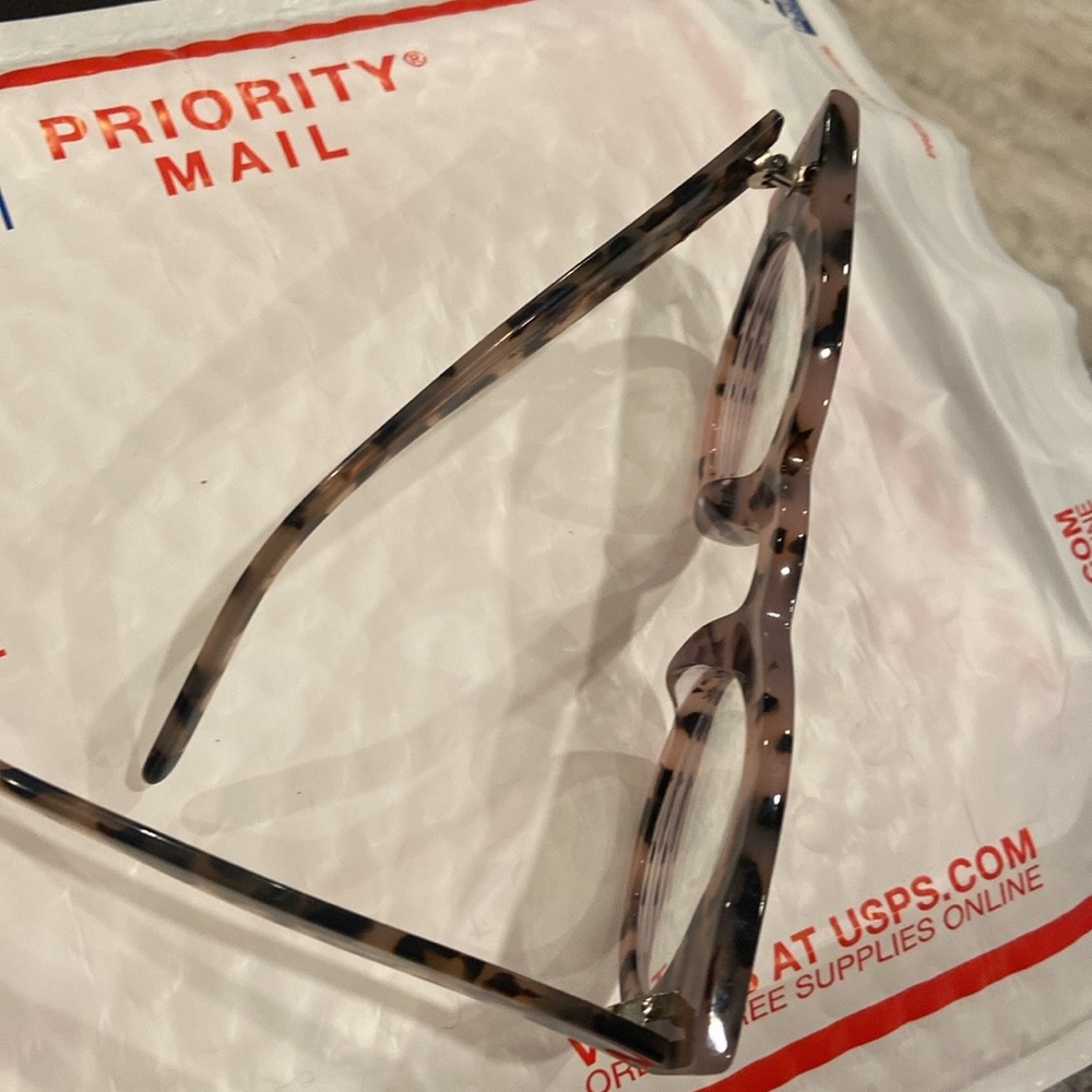 Marzipan Chic Tortoise Shell Eyeglass Frame Has P… - image 4